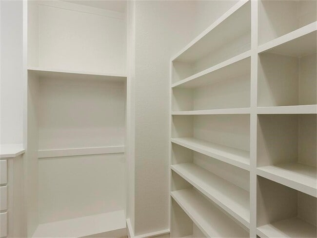 Building Photo - 1208 Bartlett St