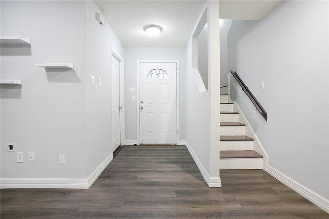 Building Photo - 56 E White Willow Cir