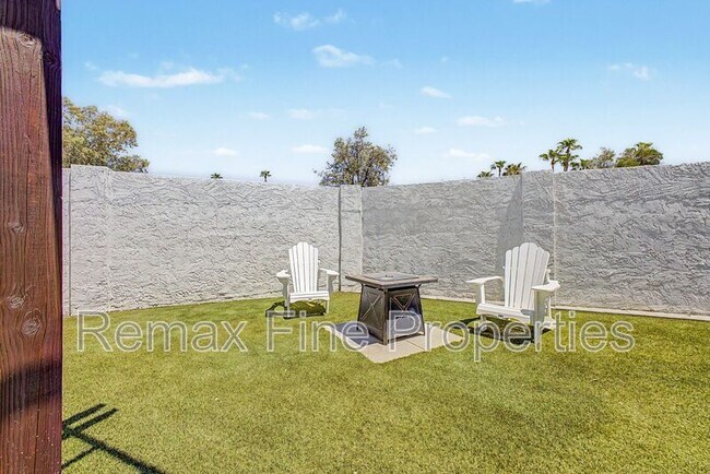 Building Photo - 5228 E Karen Dr