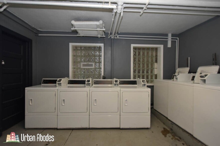 Building Photo - 3836 N Fremont St