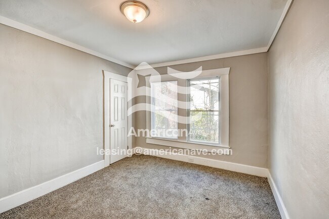 Building Photo - 625 27th St SW