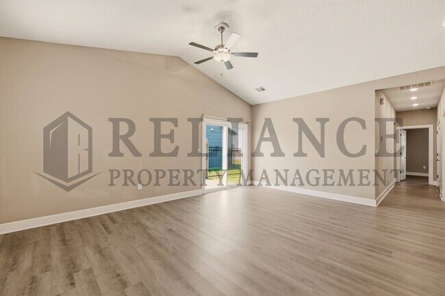 Building Photo - 2755 S Greenleaf St