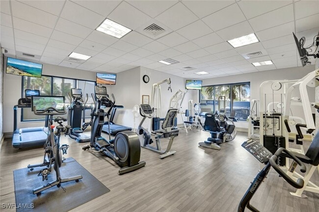 Building Photo - 4551 Gulf Shore Blvd N