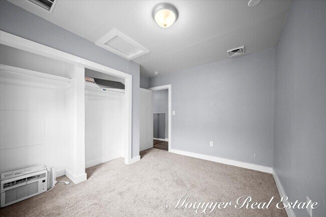 Building Photo - 921 4th St NW