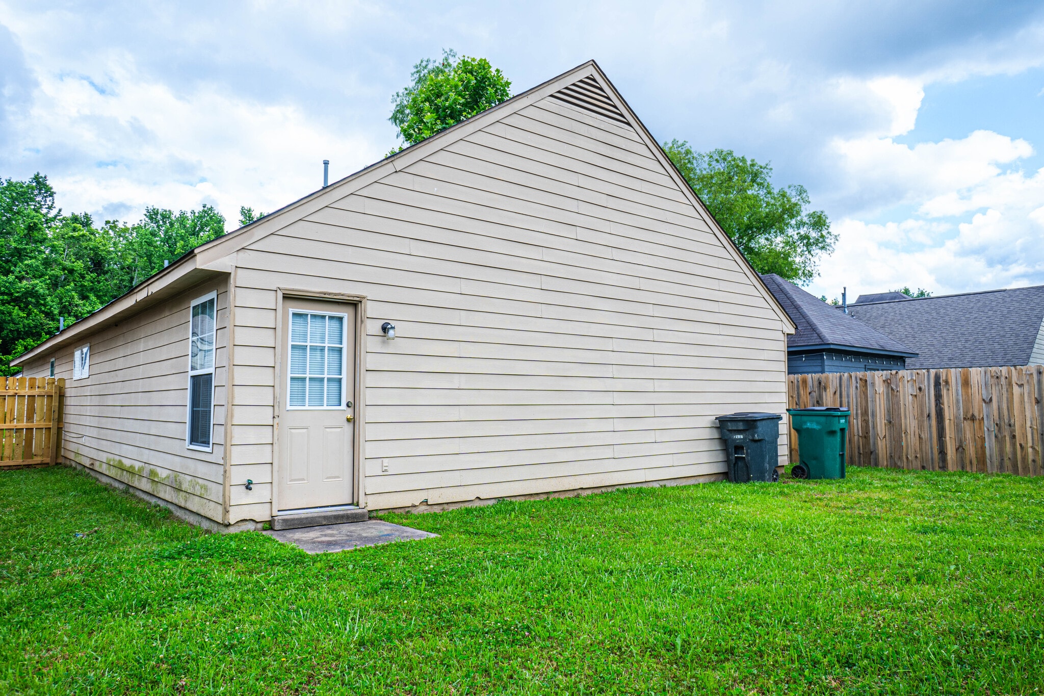 Building Photo - 4721 Waterfront Oak Dr