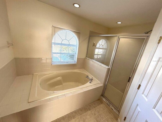 Building Photo - 5518 Willow Bend Trail