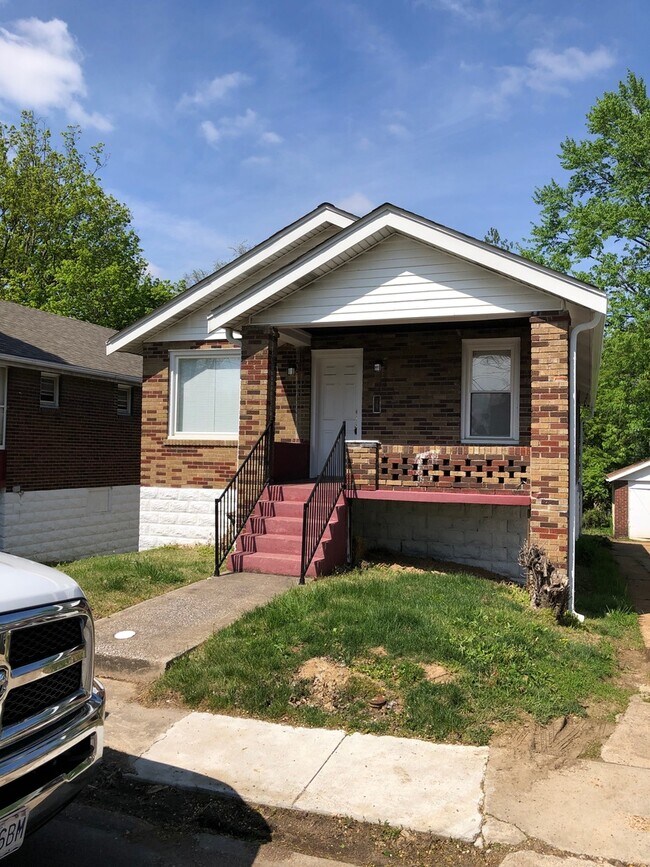 Building Photo - 8137 St Charles Ln