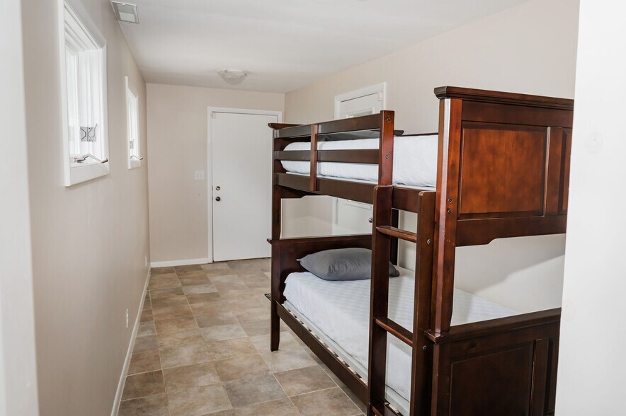 Building Photo - 150 Prospect St