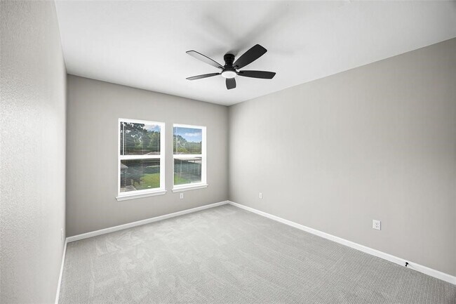 Building Photo - 10214 Hollyglen Dr