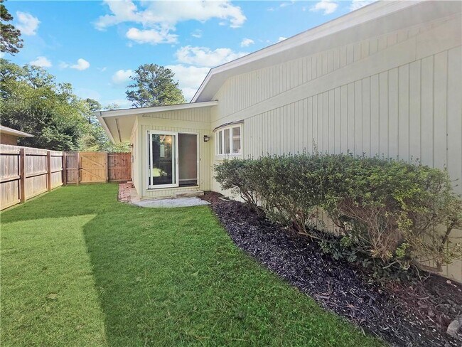 Building Photo - 1273 Murdock Rd