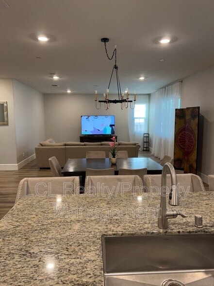 Building Photo - 29285 Caravel Dr