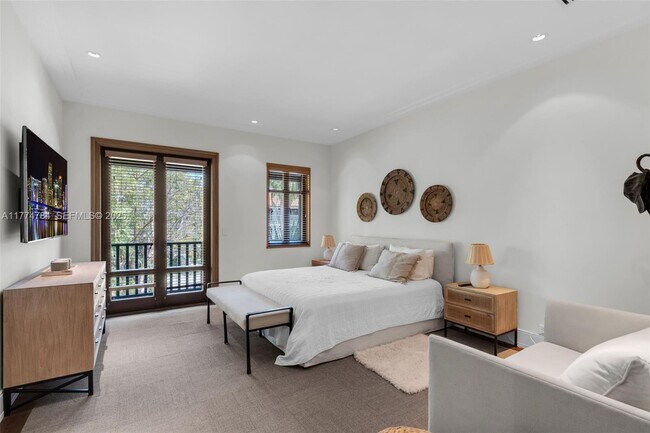 Building Photo - 9 Harbor Point