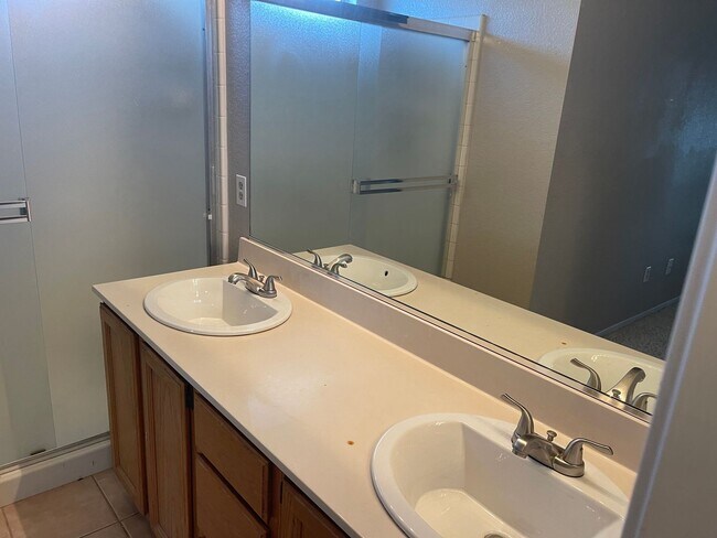 Building Photo - 2234 Prestwick St