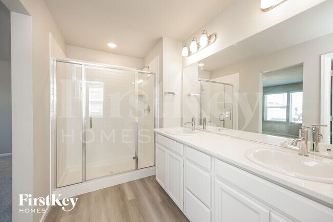 Building Photo - 11132 Murrelet Dr