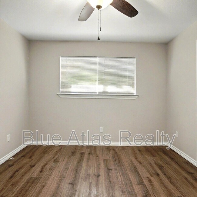 Building Photo - 225 Bryan St