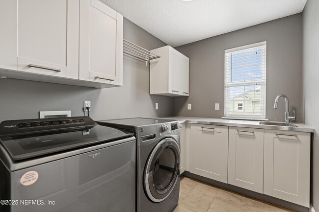 Building Photo - 4088 Coastal Ave