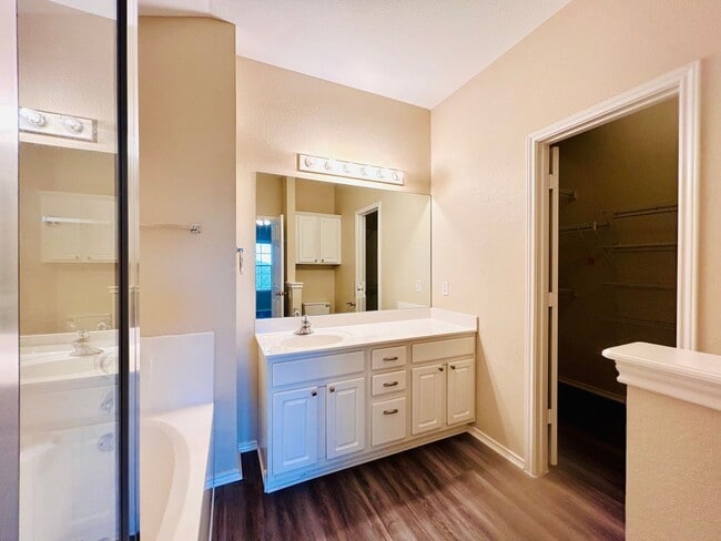 Building Photo - 1900 Scofield Ridge Pkwy