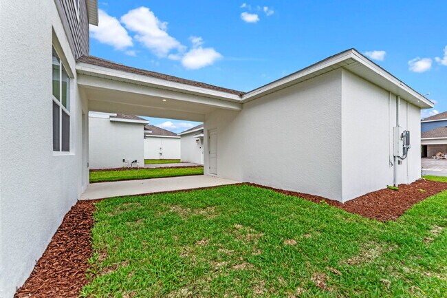 Building Photo - Modern Open-Concept Home with Designer Finishes and Community Amenities.