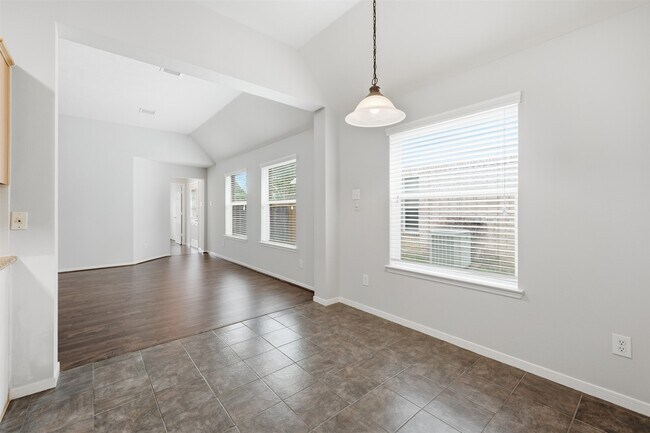 Building Photo - 2319 Falcon Knoll Ln