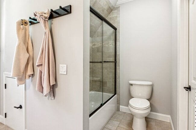 Building Photo - 1093 Country Ln NE