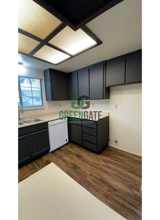 Building Photo - 3517 Woodglen Dr