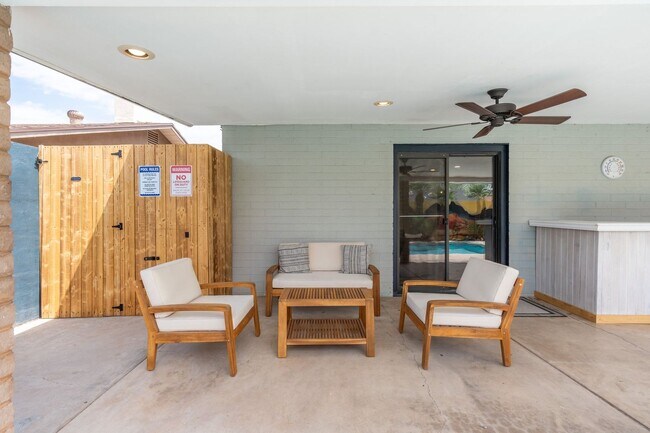 Building Photo - 9 E Del Rio Dr