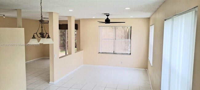 Building Photo - 160 NW 97th Terrace