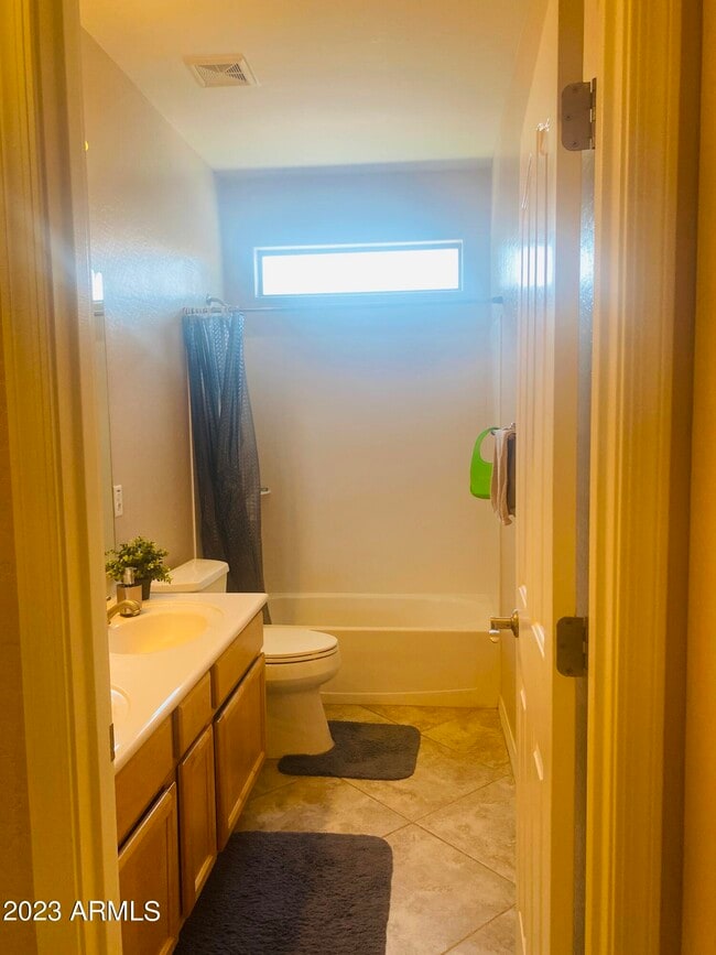 Building Photo - 453 W Lantana Pl