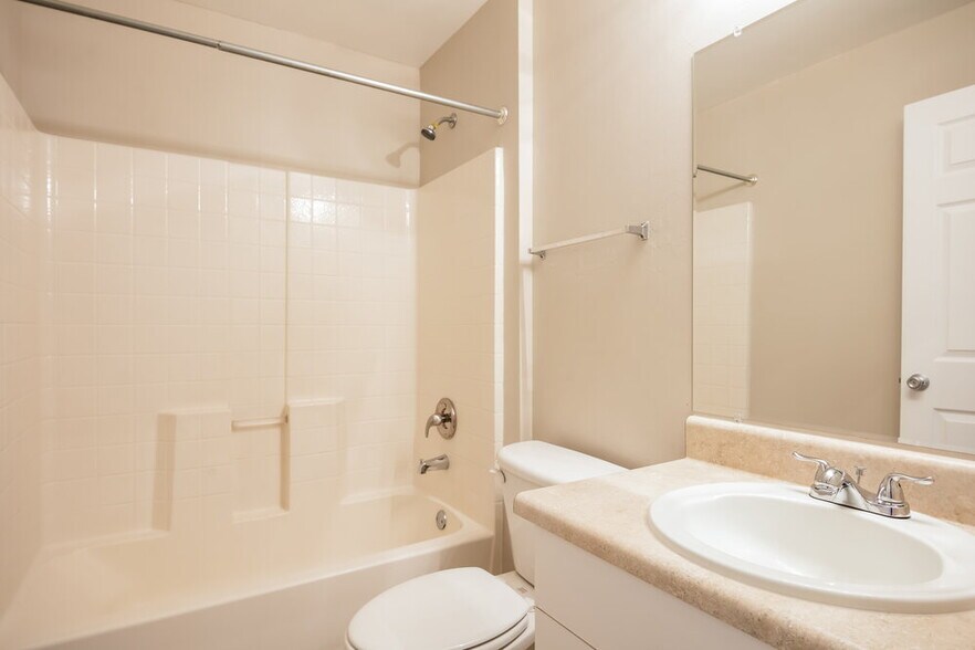 Building Photo - 1209 SW 11th St
