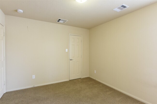 Building Photo - 118 E Lasting Spring Cir