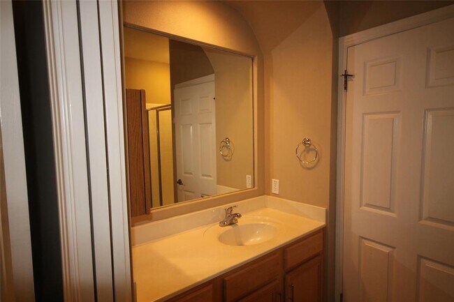 Building Photo - 11558 Spicewood Pkwy