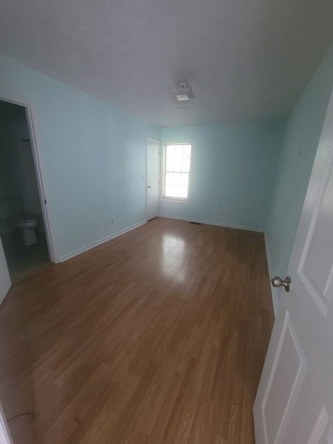 Building Photo - 3 bedroom 2 bath home located in mid -Wilmington area