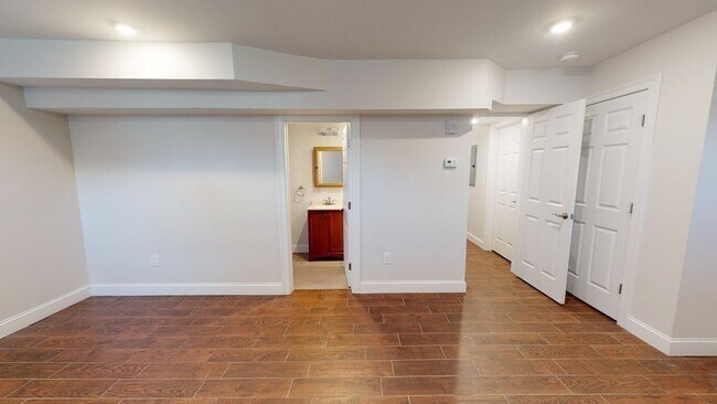 Building Photo - 37 Walnut Pl