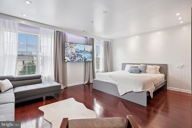 Building Photo - 7410 Langholm Way