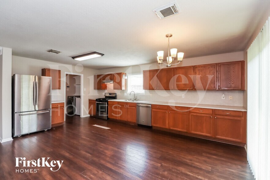 Building Photo - 7811 Brookfield St