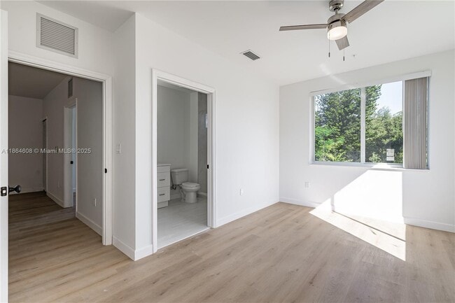 Building Photo - 2575 SW 64th Ave