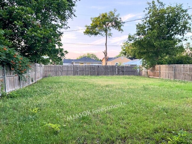 Building Photo - 3-Bed, 2-Bath Home Minutes from Fort Sill