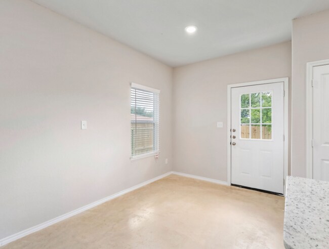 Building Photo - 7927 Dial Ike Dr
