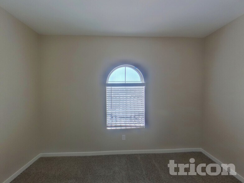 Building Photo - 1314 N Parkcrest