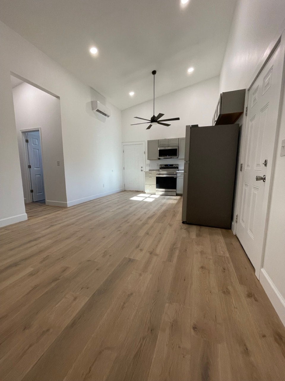 Building Photo - 21 Cody St