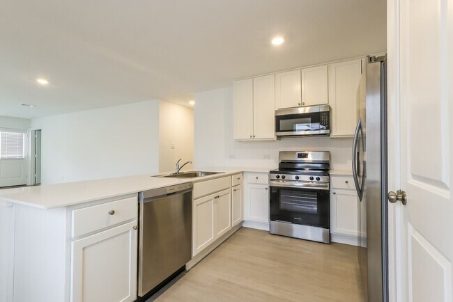 Building Photo - 605 Craven St