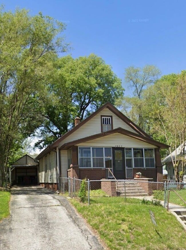 Building Photo - Charming 3-Bedroom House!