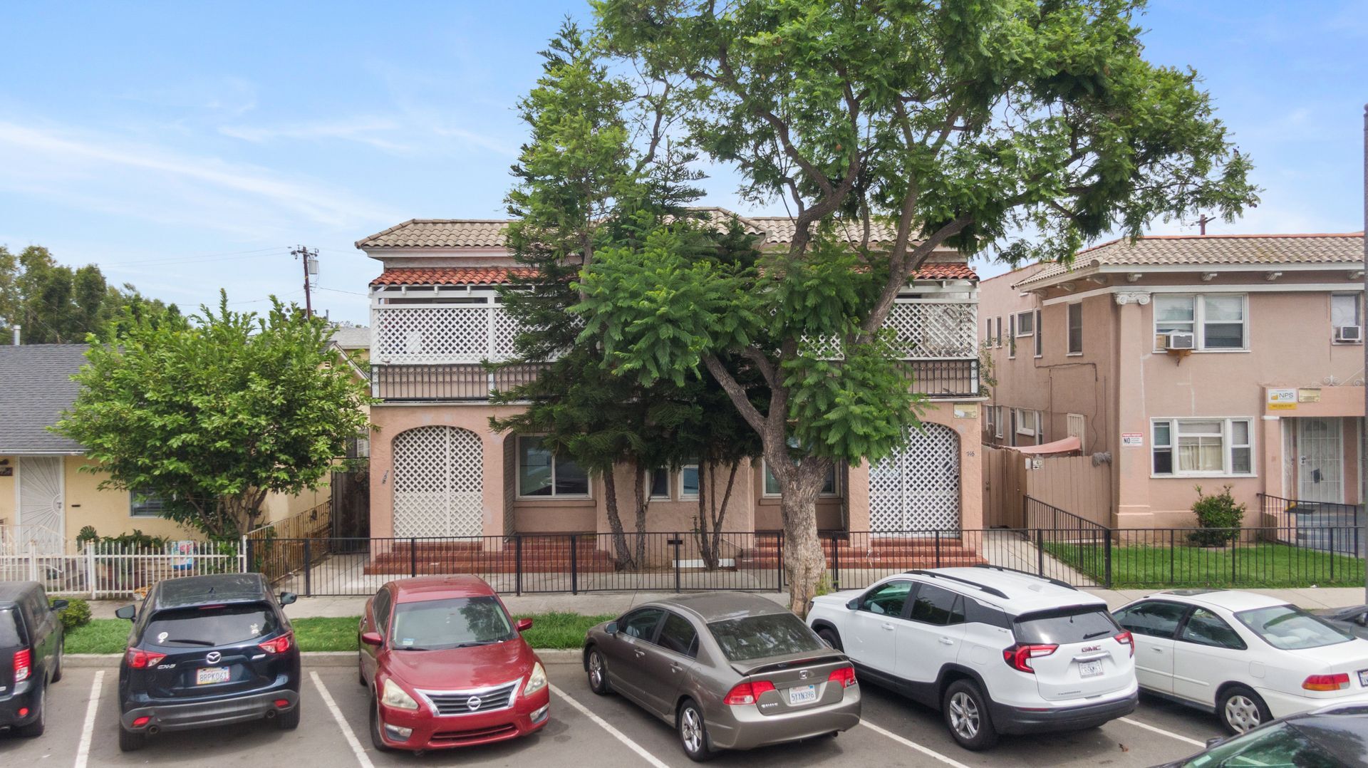 Building Photo - 736 Olive Ave
