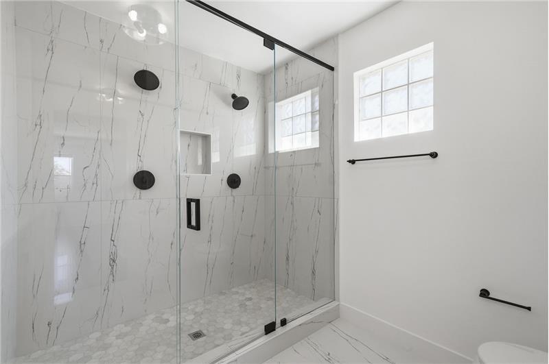 Building Photo - 3422 NW 110th Way