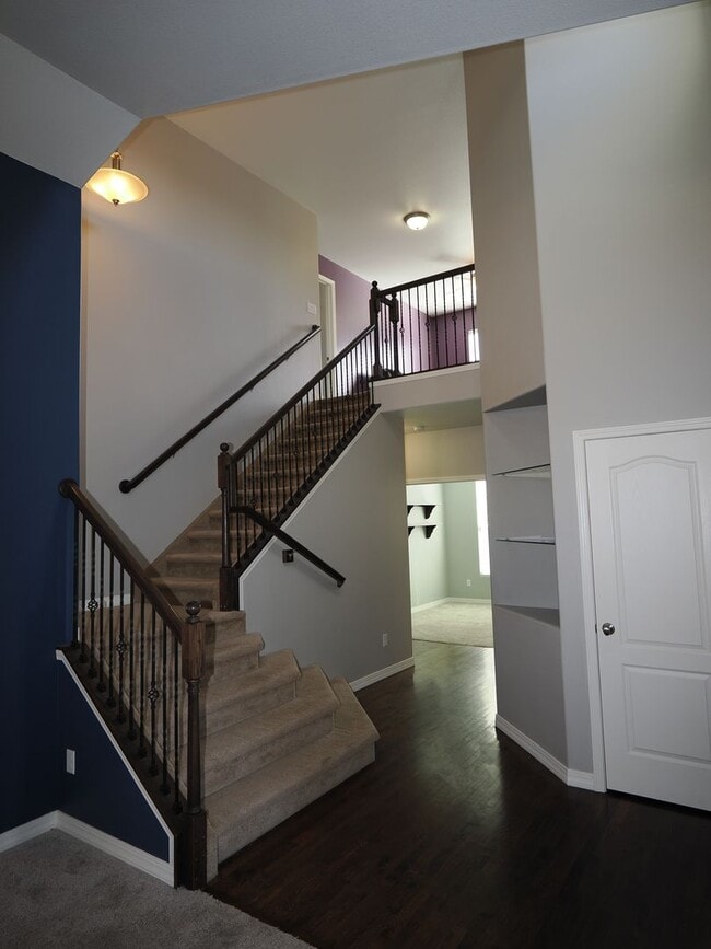 Building Photo - 5 Bedroom Home with AC in Cordera!