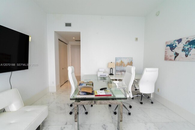 Building Photo - 16901 Collins Ave