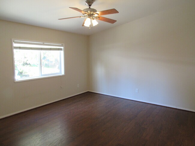 Building Photo - 14750 Cardoza Ct