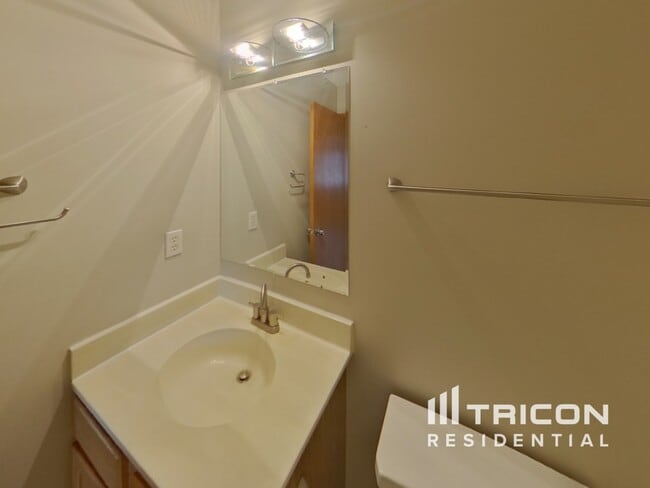 Building Photo - 2094 French Trace Ave