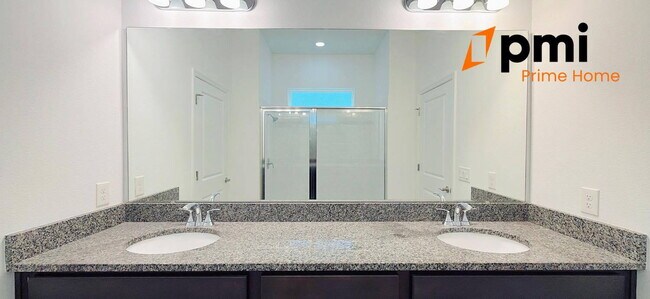 Building Photo - Luxury Living in Winter Garden – 4-Bedroom and 3.5-Bathrooms Home with Screened Patio & EV Charging