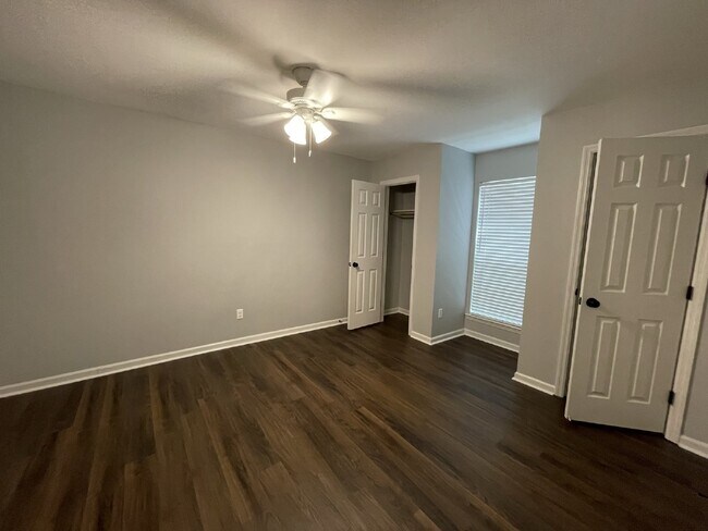 Building Photo - Home For Rent